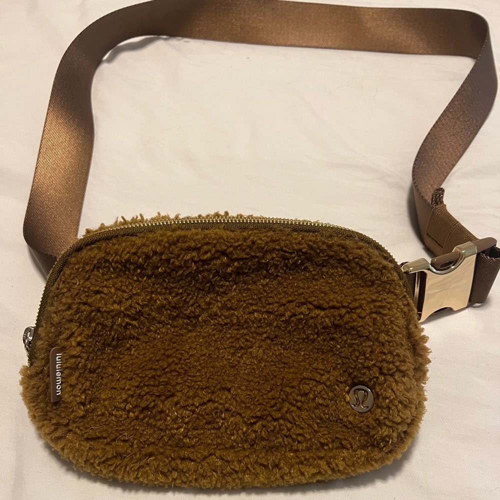 Lululemon Fleece Camel everywhere belt bag